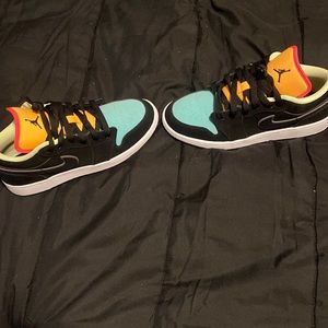 Air Jordan’s 1 low SE GS auto green